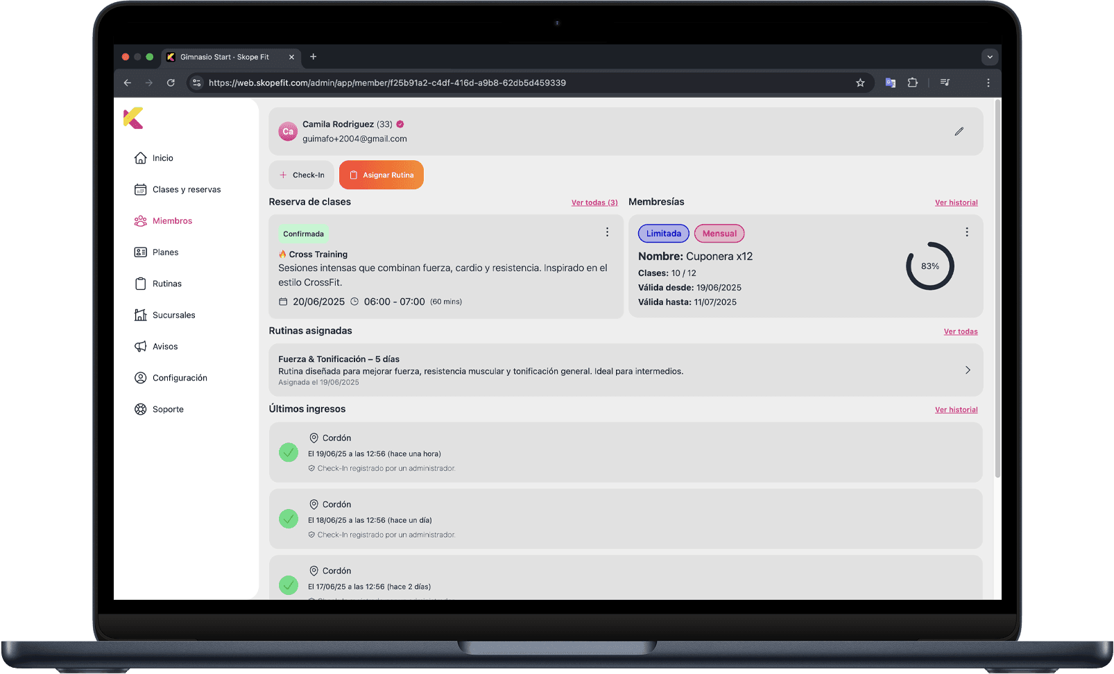 Gestión de miembros en el panel y la app móvil